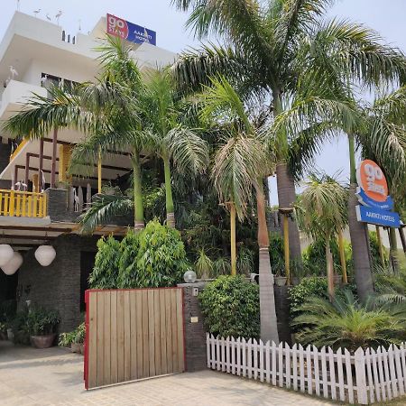 גורגאון Aakritii Hotels מראה חיצוני תמונה