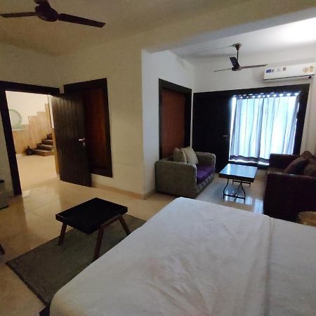 גורגאון Aakritii Hotels מראה חיצוני תמונה