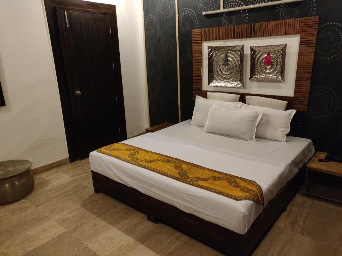 גורגאון Aakritii Hotels מראה חיצוני תמונה